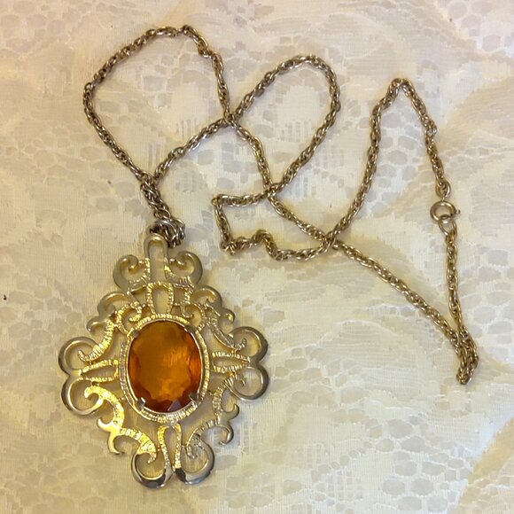 Vintage Orange Yellow Crystal Large Gold Tone Pendant Gold Tone Long Necklace - Picture 3 of 7
